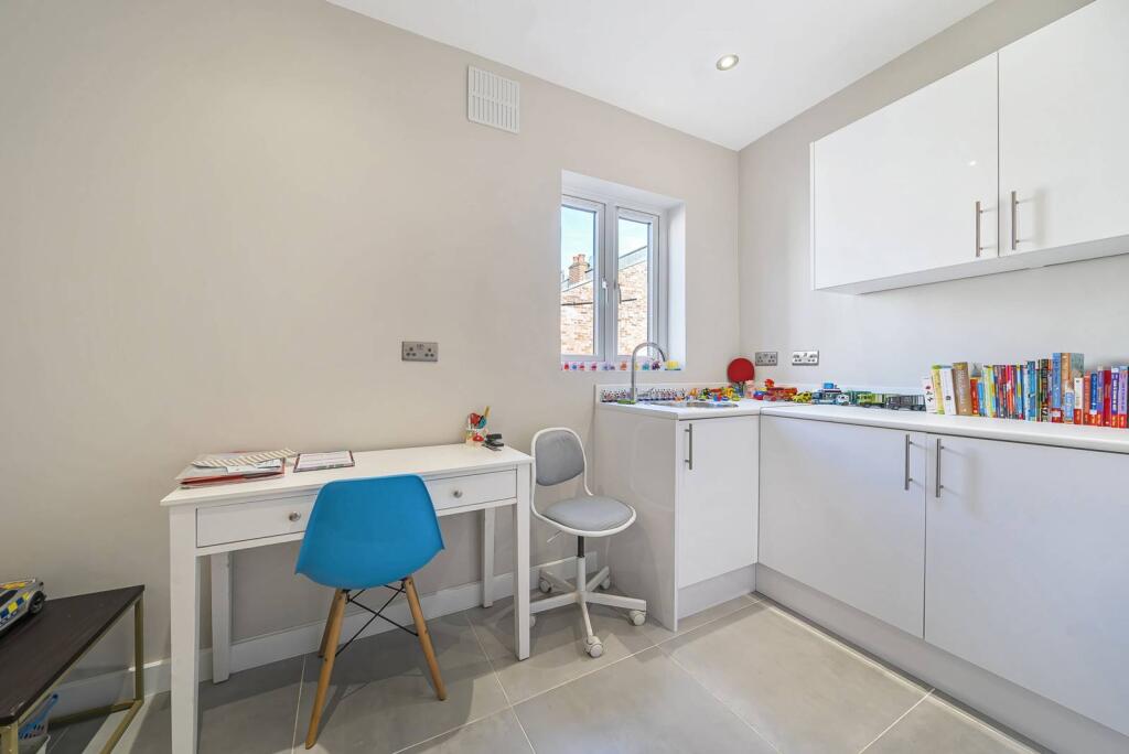 Rowallan Road, SW66 AG