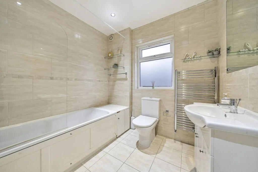 Rowallan Road, SW66 AG