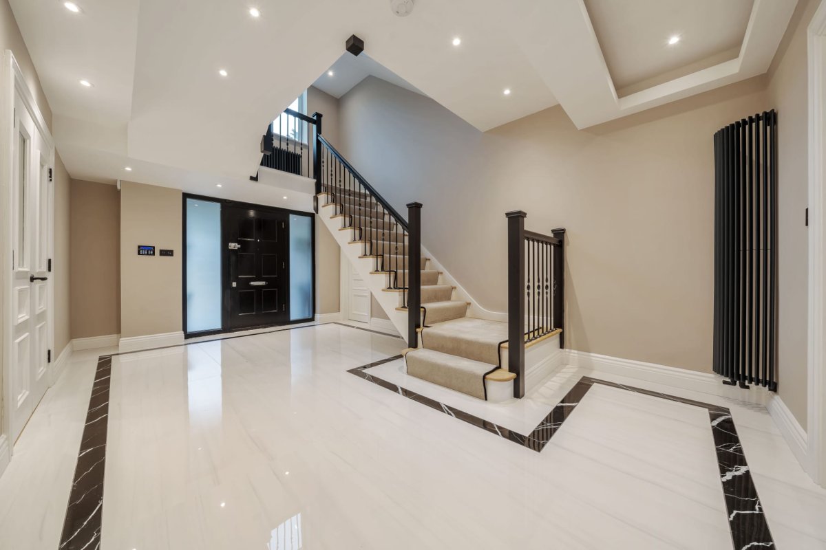 Hendon Lane, NW3 4PA