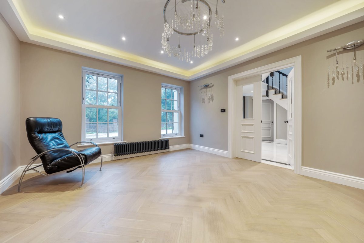 Hendon Lane, NW3 4PA