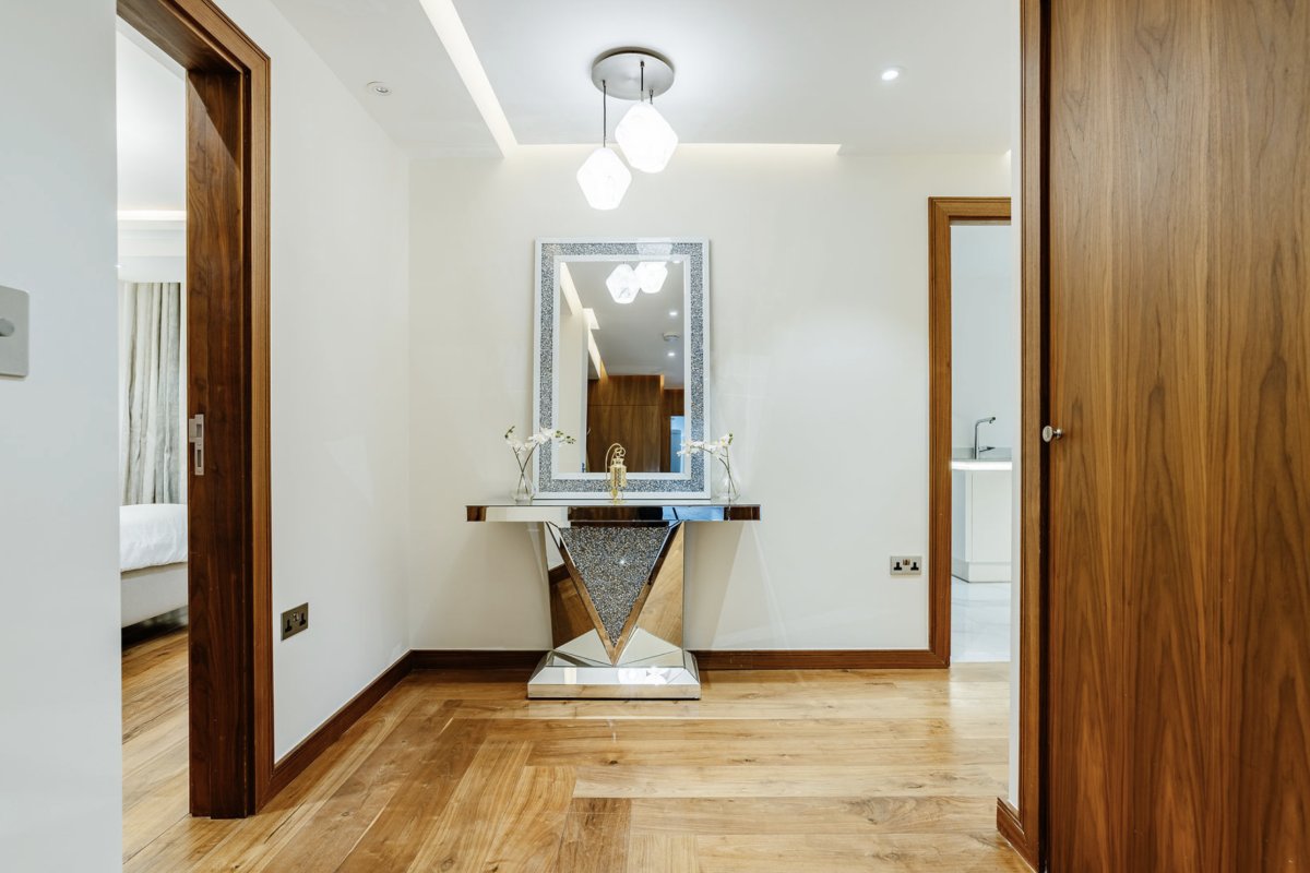 Upper Grosvenor St, W1K 2NG