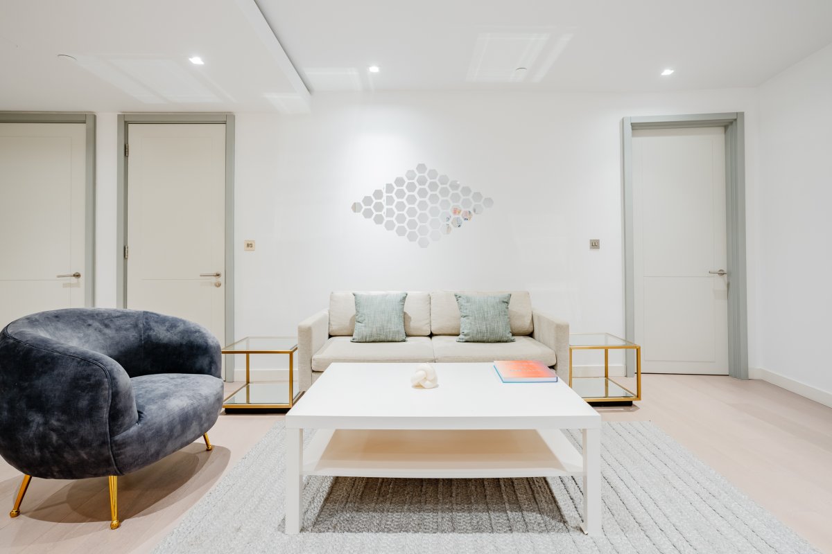 Newcastle Pl, W2 1BW